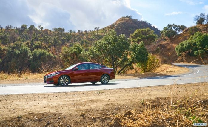 2020 Nissan Sentra SL - фотография 7 из 13