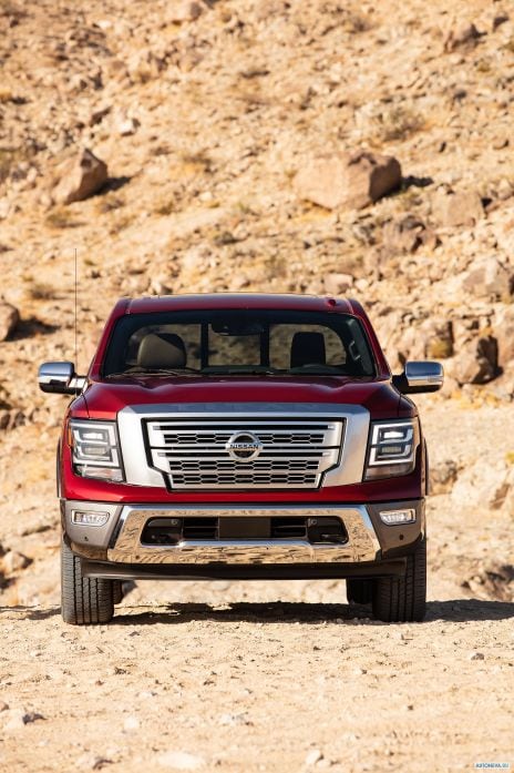 2020 Nissan Titan Platinum Reverse Crew Cab - фотография 1 из 35