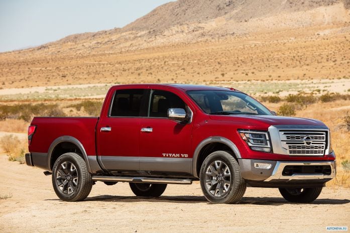 2020 Nissan Titan Platinum Reverse Crew Cab - фотография 3 из 35