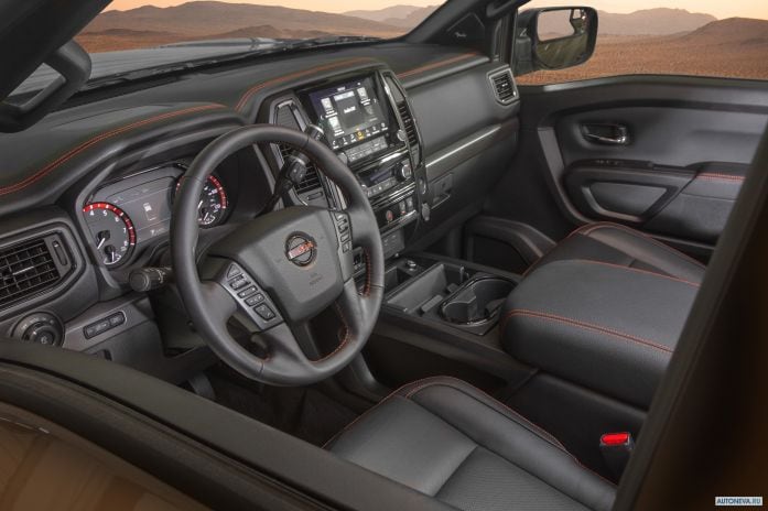 2020 Nissan Titan Pro4x Crew Cab - фотография 14 из 30