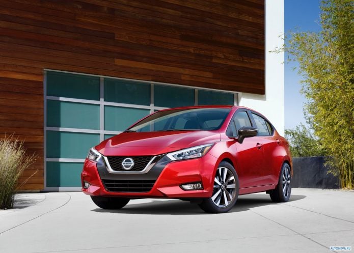 2020 Nissan Versa SR - фотография 3 из 15