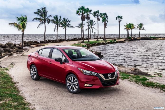 2020 Nissan Versa SR - фотография 4 из 15