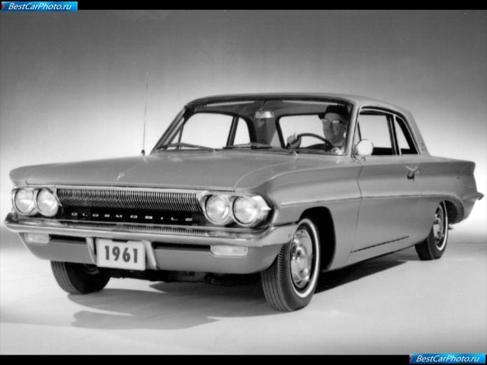 1961 Oldsmobile Cutlass - фотография 1 из 1 1961 Oldsmobile Cutlass - фотография 1 из 1