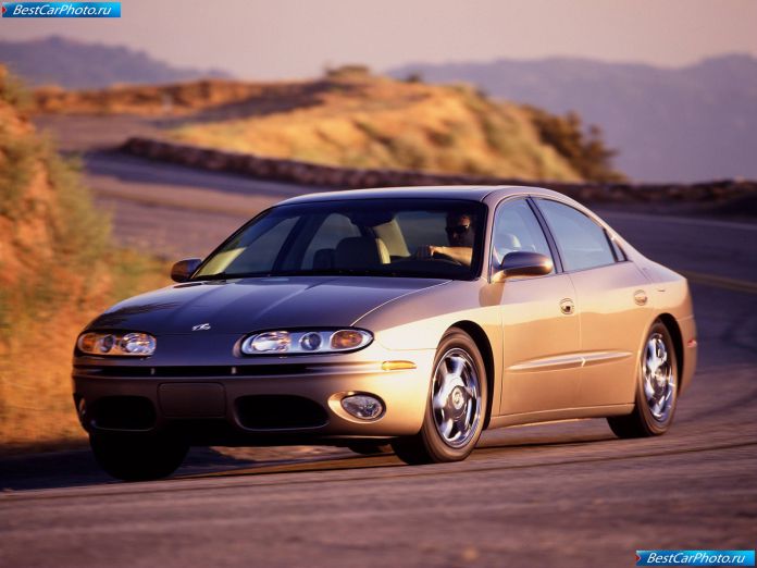 2001 Oldsmobile Aurora - фотография 3 из 16