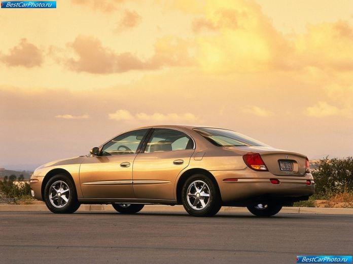 2001 Oldsmobile Aurora - фотография 8 из 16