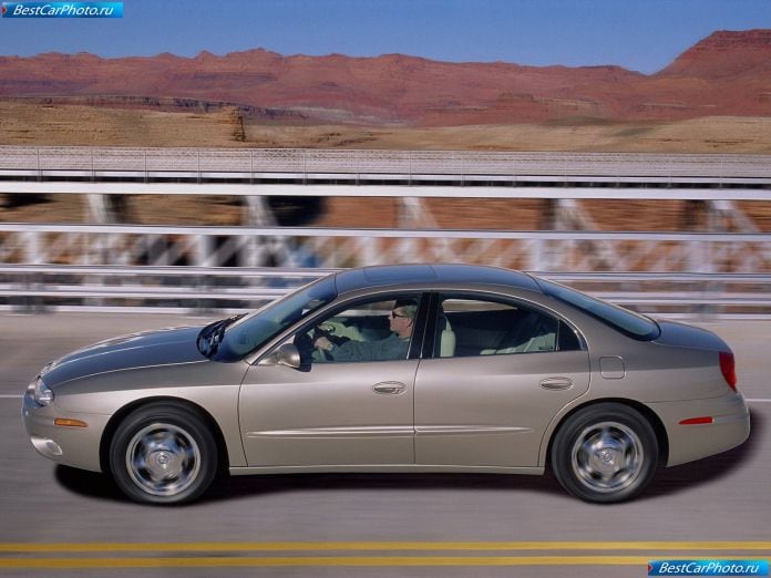 2001 Oldsmobile Aurora - фотография 9 из 16