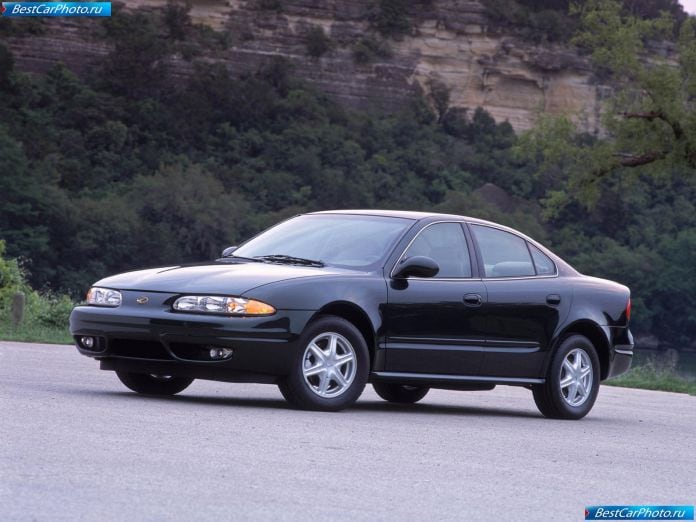 2002 Oldsmobile Alero Gl - фотография 2 из 5