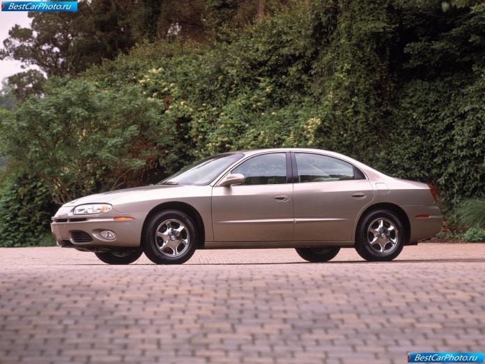 2002 Oldsmobile Aurora - фотография 2 из 5