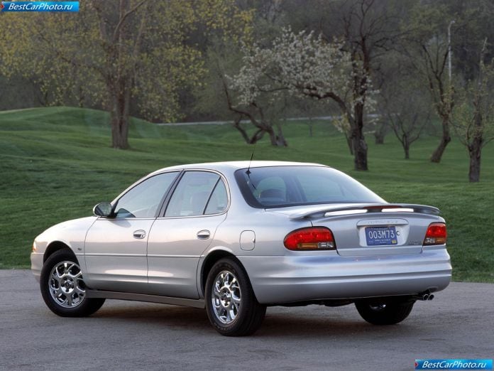 2002 Oldsmobile Intrigue - фотография 5 из 8