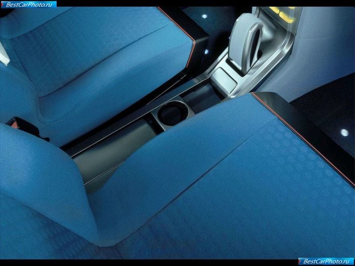 2002 Opel Concept M - фотография 25 из 32