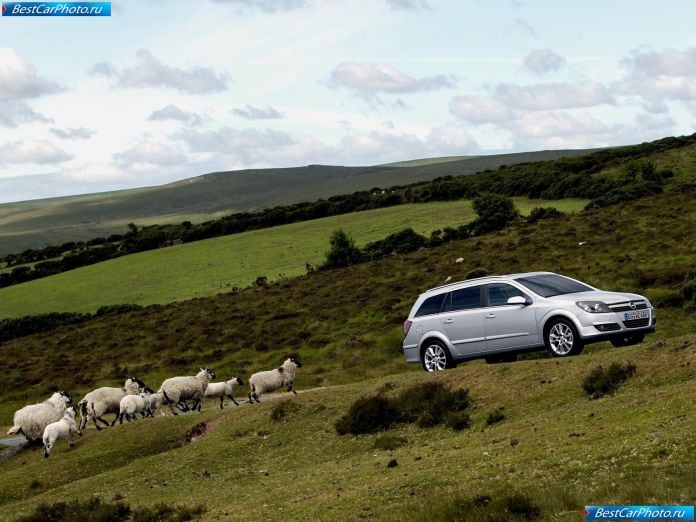 2004 Opel Astra Station Wagon - фотография 24 из 97