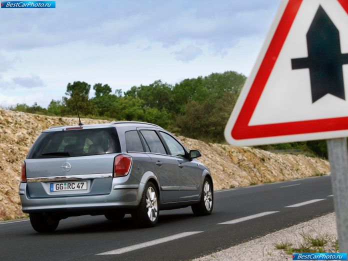 2004 Opel Astra Station Wagon - фотография 46 из 97
