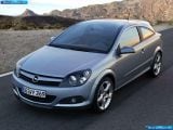 opel_2005-astra_gtc_with_panoramic_roof_1600x1200_001.jpg