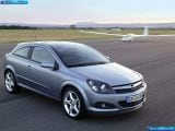 opel_2005-astra_gtc_with_panoramic_roof_1600x1200_003.jpg