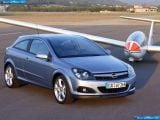 opel_2005-astra_gtc_with_panoramic_roof_1600x1200_007.jpg