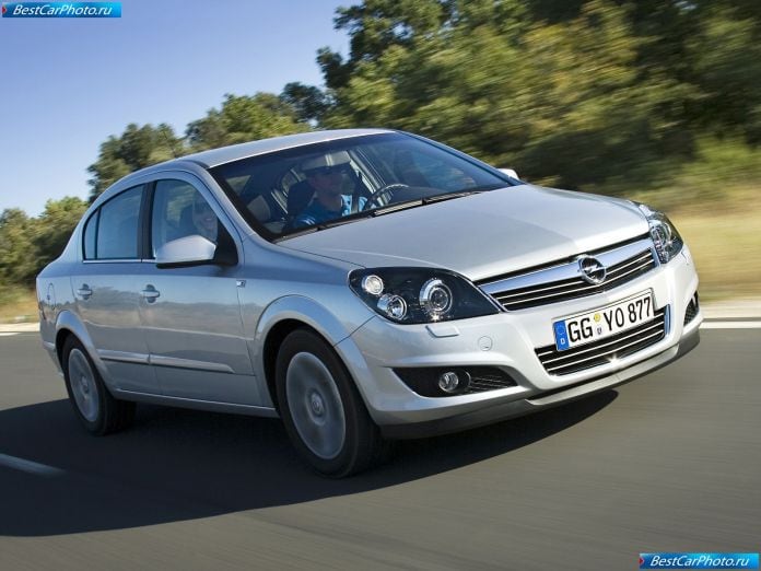 2007 Opel Astra Sedan - фотография 2 из 40