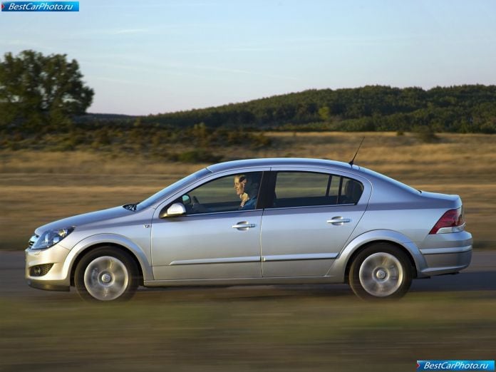 2007 Opel Astra Sedan - фотография 8 из 40
