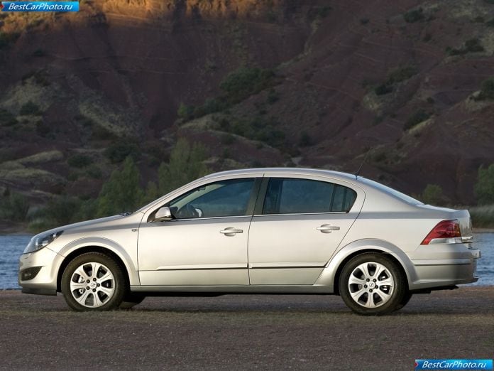 2007 Opel Astra Sedan - фотография 10 из 40
