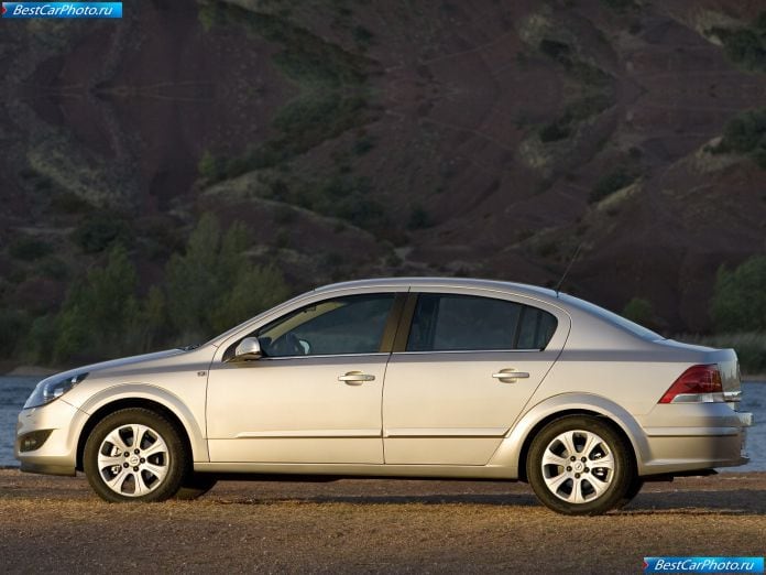 2007 Opel Astra Sedan - фотография 14 из 40