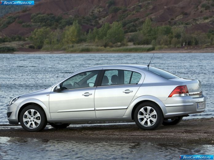2007 Opel Astra Sedan - фотография 15 из 40