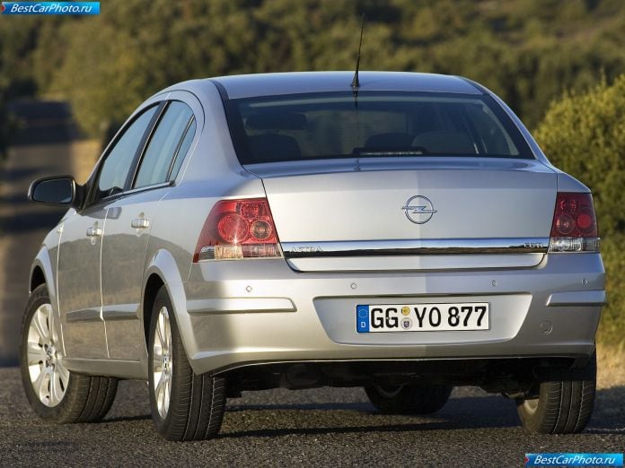 2007 Opel Astra Sedan - фотография 17 из 40