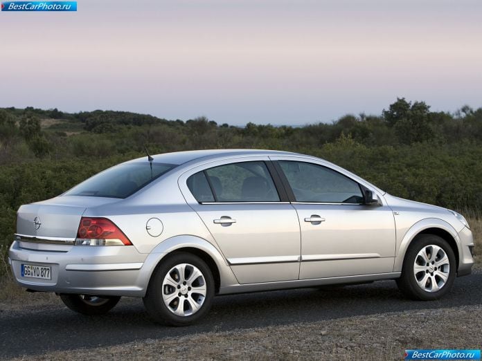 2007 Opel Astra Sedan - фотография 19 из 40
