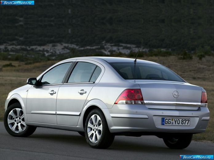 2007 Opel Astra Sedan - фотография 21 из 40