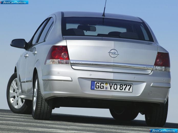2007 Opel Astra Sedan - фотография 24 из 40