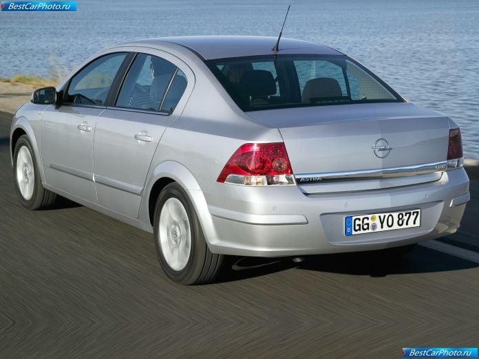 2007 Opel Astra Sedan - фотография 25 из 40