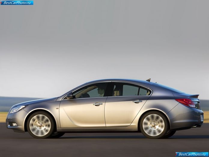 2009 Opel Insignia Hatchback - фотография 2 из 10