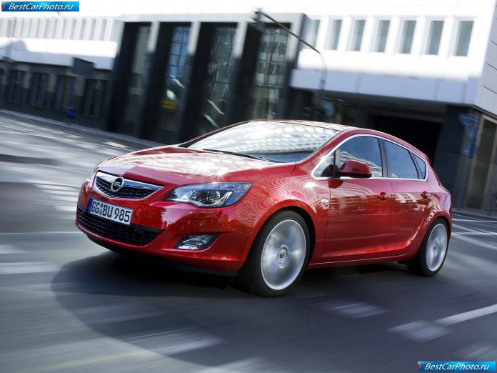 2010 Opel Astra - фотография 1 из 122