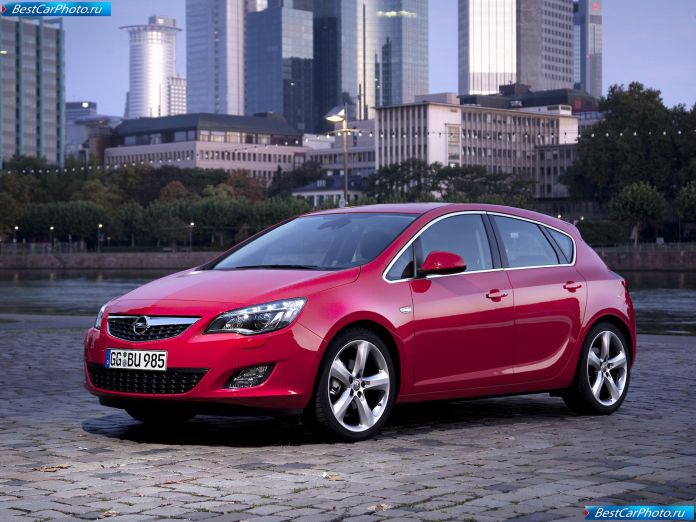 2010 Opel Astra - фотография 2 из 122
