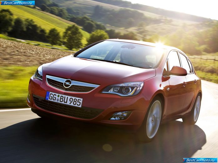 2010 Opel Astra - фотография 4 из 122