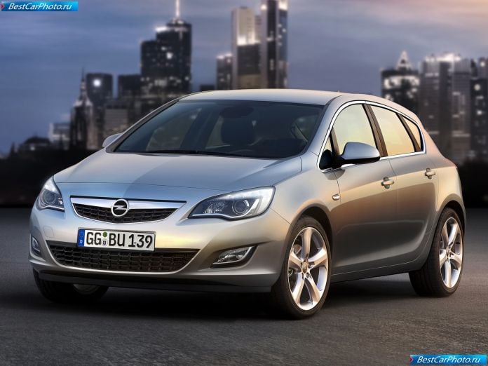 2010 Opel Astra - фотография 10 из 122