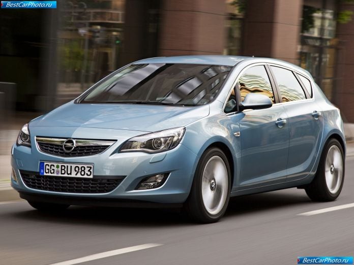 2010 Opel Astra - фотография 18 из 122