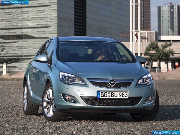2010 Opel Astra - фотография 22 из 122