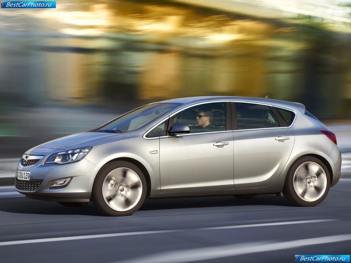 2010 Opel Astra - фотография 26 из 122