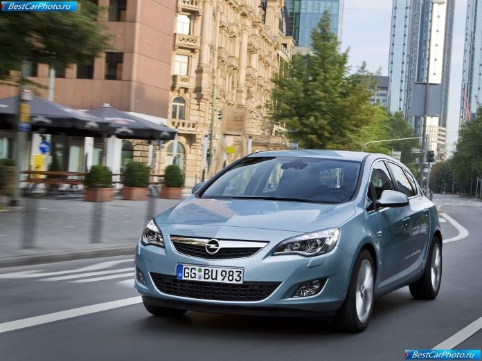 2010 Opel Astra - фотография 27 из 122