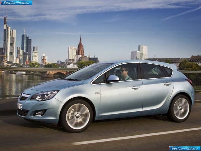 2010 Opel Astra - фотография 28 из 122
