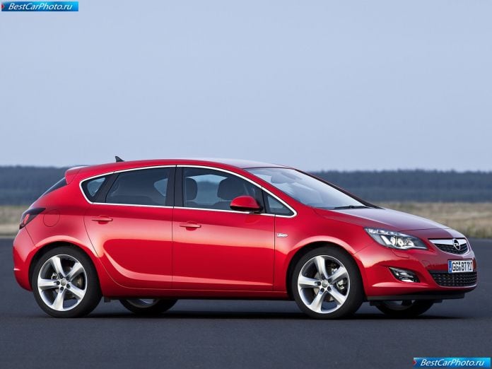 2010 Opel Astra - фотография 29 из 122
