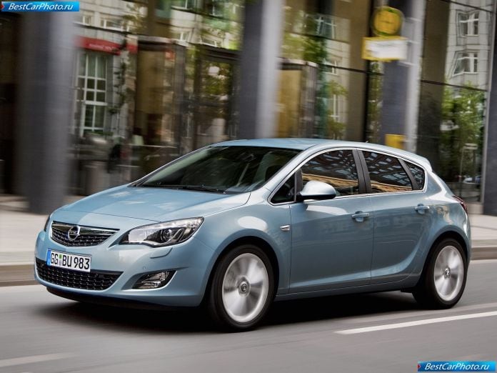2010 Opel Astra - фотография 30 из 122