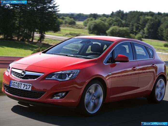 2010 Opel Astra - фотография 32 из 122