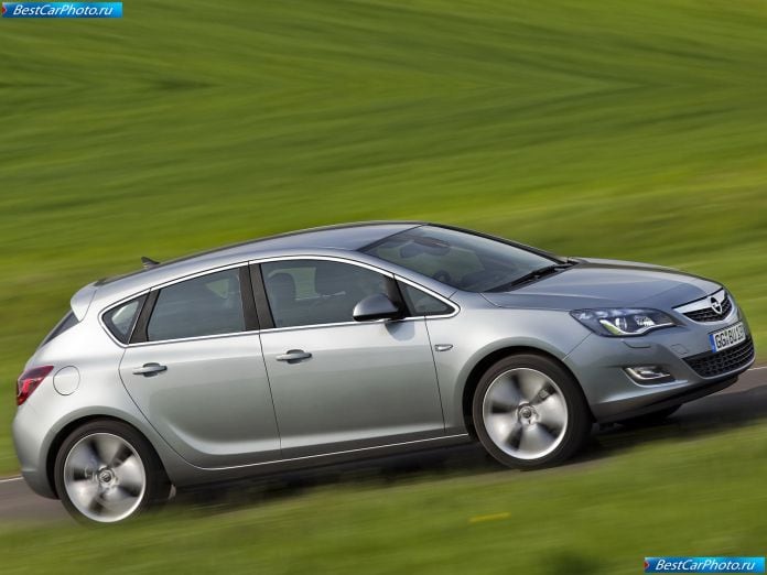 2010 Opel Astra - фотография 33 из 122