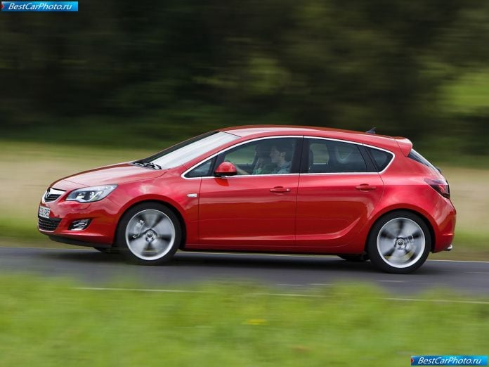 2010 Opel Astra - фотография 34 из 122