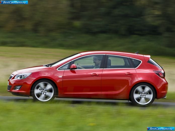2010 Opel Astra - фотография 35 из 122