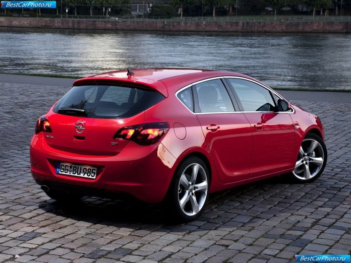 2010 Opel Astra - фотография 42 из 122