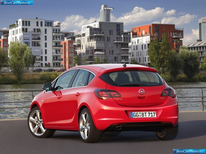 2010 Opel Astra - фотография 43 из 122