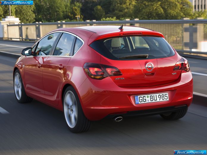2010 Opel Astra - фотография 46 из 122