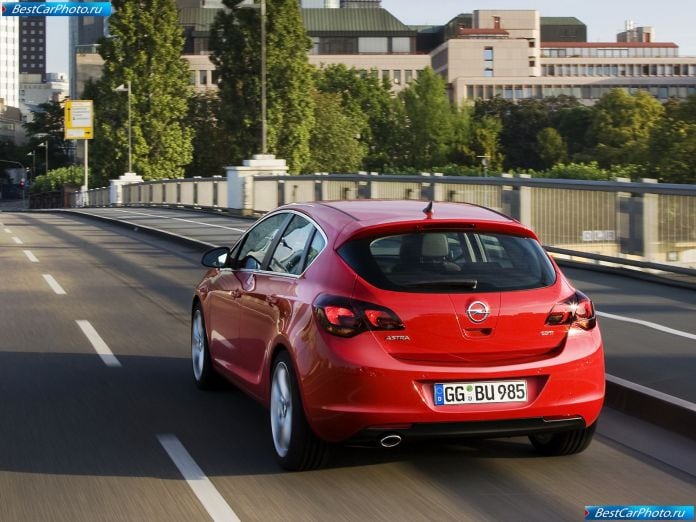 2010 Opel Astra - фотография 55 из 122