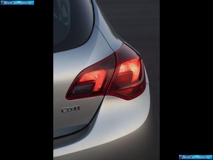 2010 Opel Astra - фотография 101 из 122